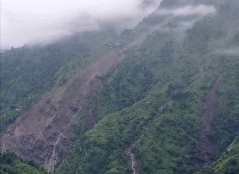 दोलखा पहिरो अपडेटः एक बालकको मृत्यु, तीन बेपत्ता